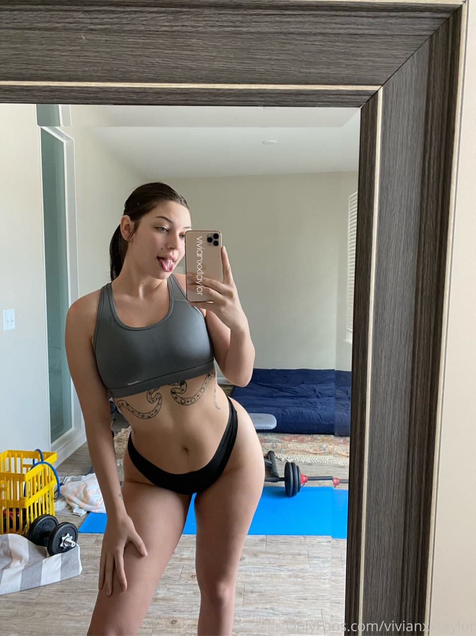 Vivian Taylor OnlyFans